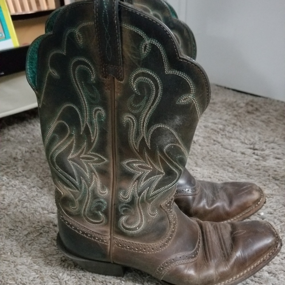 Brown ariat size 8.5 cowgirl boots square toe